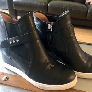 Linea Paolo Felicia Wedge bootie.